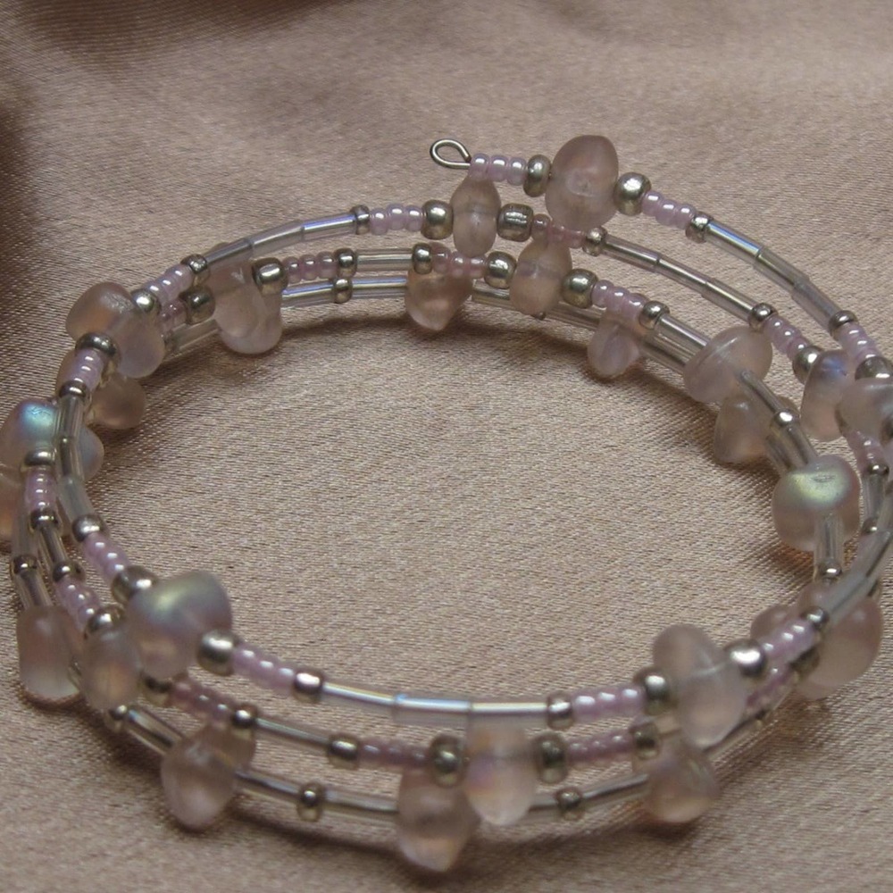 Pink glass & silver bead wrap bracelet - Picture 4 of 6